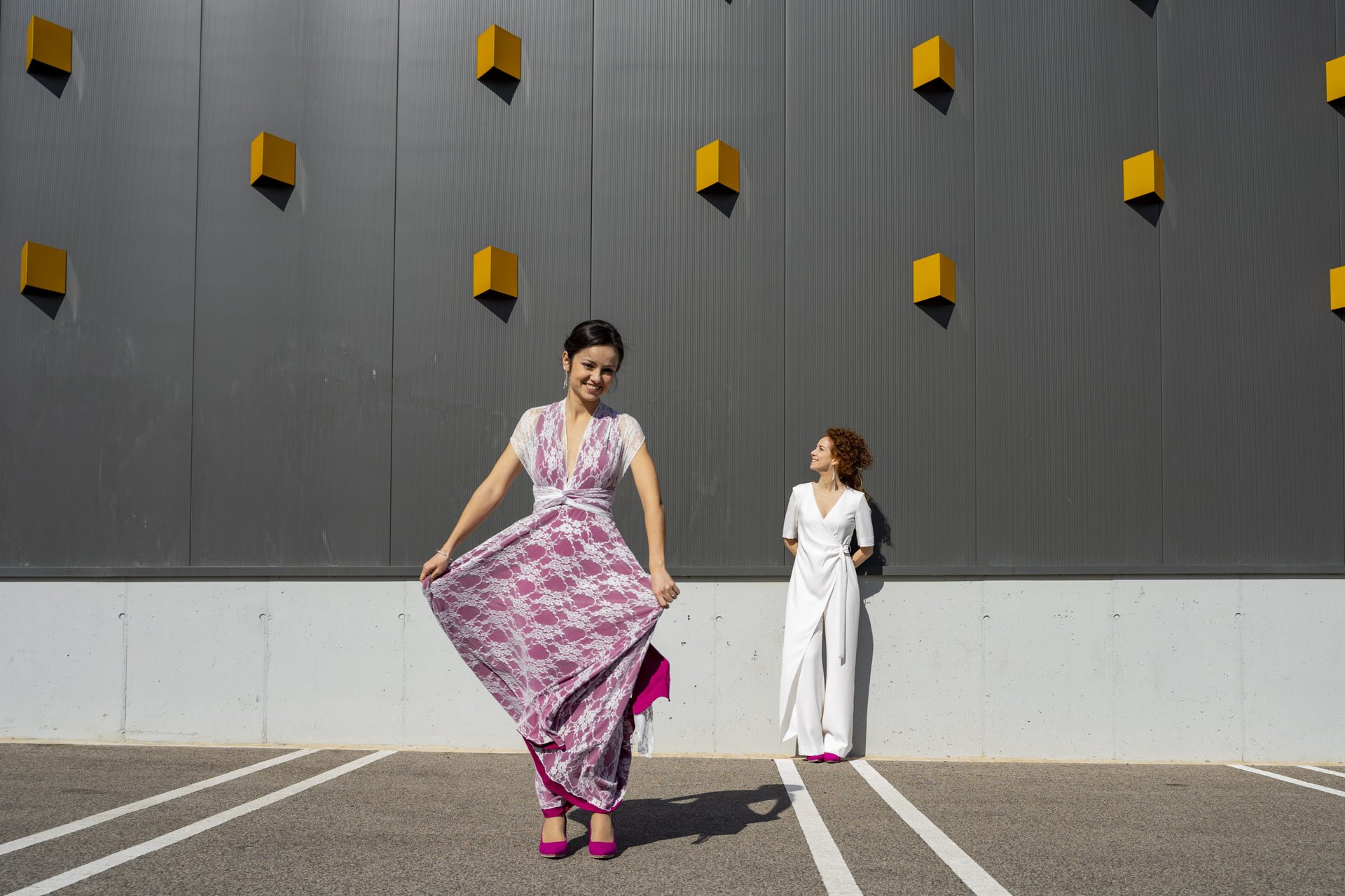 Momento íntimo entre las novias