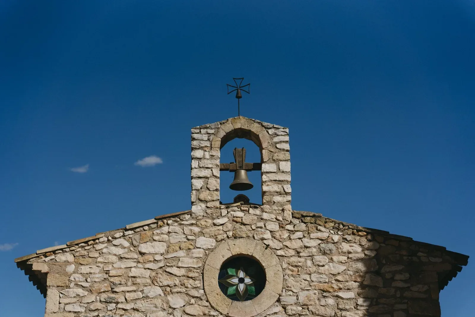 Vista panorámica de Masía Can Martí en Riera de Gaia, el lugar perfecto para bodas en Tarragona