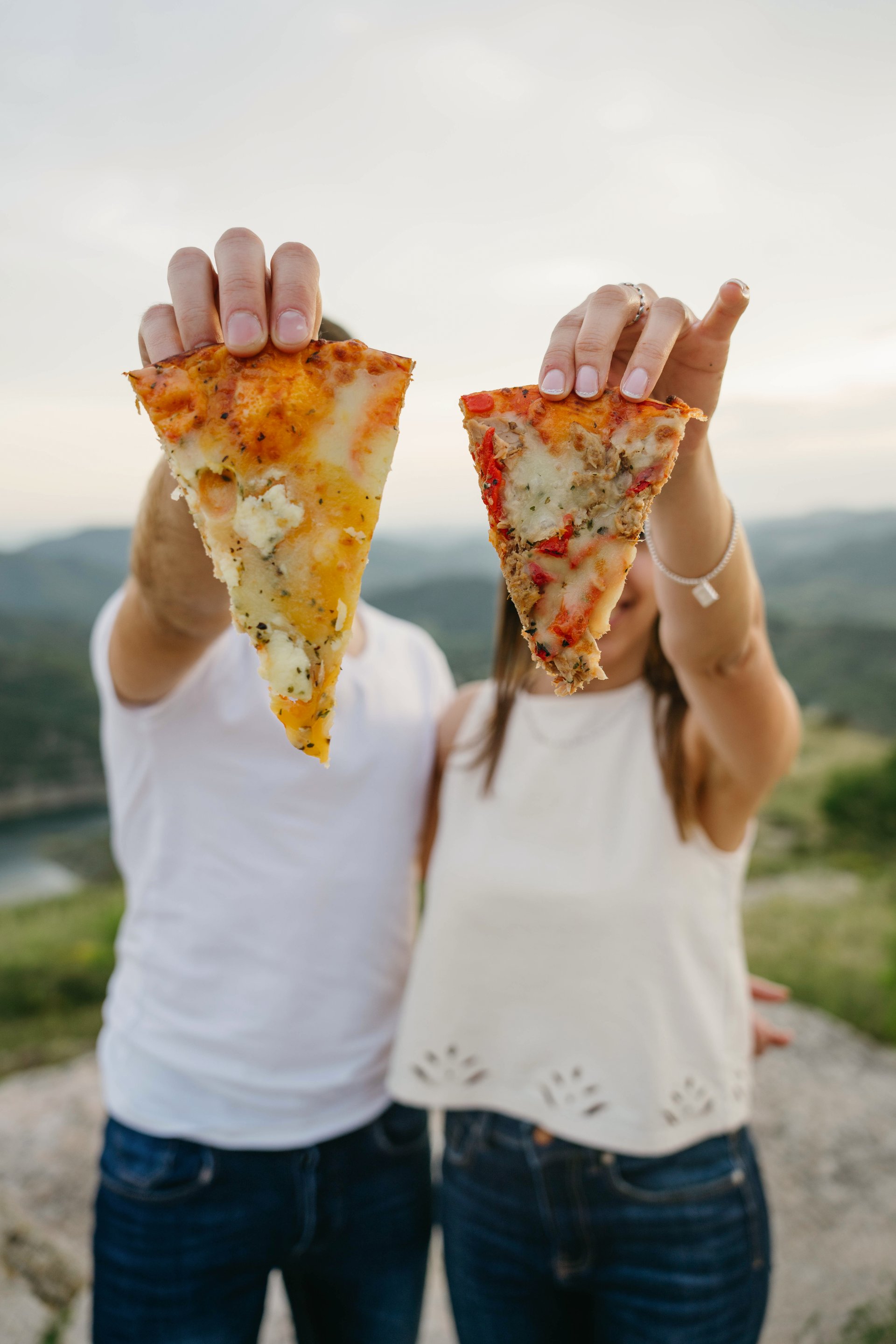 Sesión de preboda original en Siurana con picnic - Lifetime Wedding